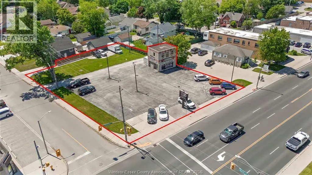 3277 Tecumseh Road East, Windsor